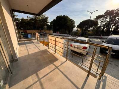 Acıbadem Nişantaşında İşlek Lokasyonda Satılık Dükkan 6