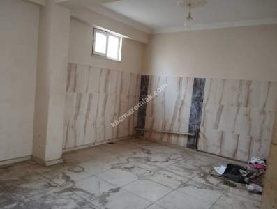 Siirt Karayolları Şube Karşısı Satılık 2 Katlı Dükkan 33