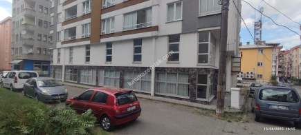 Beşikdüzü Cumhuriyette Depolu Galeri Katlı Dükkan 3