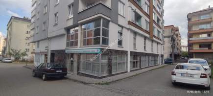 Beşikdüzü Cumhuriyette Depolu Galeri Katlı Dükkan 9