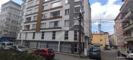 Beşikdüzü Cumhuriyette Depolu Galeri Katlı Dükkan