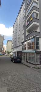 Beşikdüzü Cumhuriyette Depolu Galeri Katlı Dükkan 12