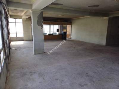 Ankara Siteler Kavaklar'da Köşe Binada 2.Katta Satılık 7