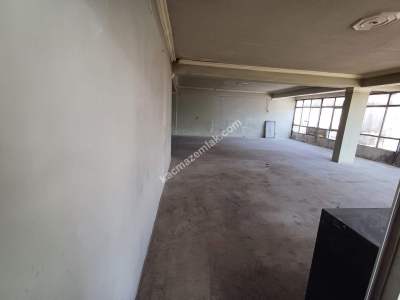 Ankara Siteler Kavaklar'da Köşe Binada 2.Katta Satılık 25