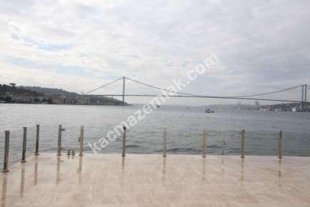 Boğaz Manzaralı, İskeleli, Denize Sıfır 3 Katlı Yalı 13