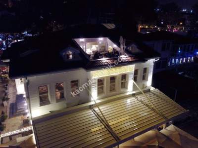 Çengelköy'de 3 Katlı İskeleli Lüks Satılık Yalı 11