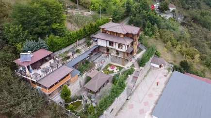 Trabzon Bengisuda Satılık Tarihi Görünümlü Konak 8