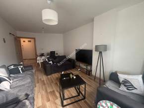 Maltepe Aydınevlerdemetronun Dibinde Sitede Kiralık 2+1