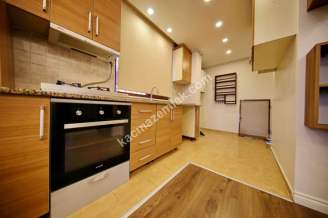 Maltepe Bağlarbaşı'Nda Minibüs Yoluna 4.Binada 1+1