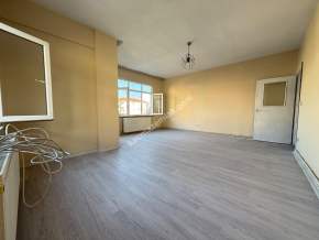 Yavuztürk İlkokulun Karşısında İçi Temiz 2+1 Kiralık