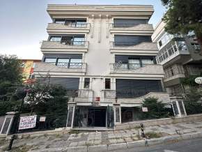 Acıbadem Tur Sokakta Sıfır Binada, Bahçe Kullanımlı 2+1