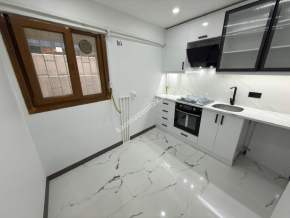 Altıntepe De Özel Mimarili Balkonlu 2+1 Bahçe Katı