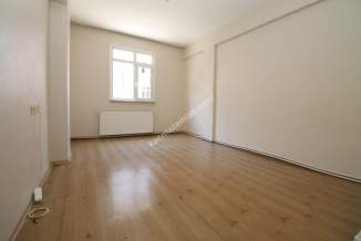 Ümraniye Esenkent Mah. Satılık 2+1 Ara Kat Daire