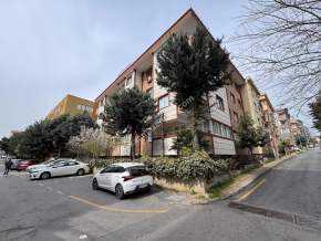 Cumhuriyet Mah.genç Binada Arakat Ön Cephe Satılık 3+1