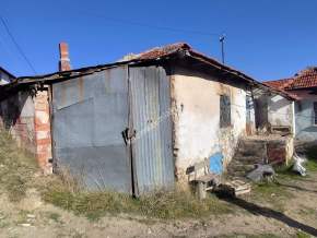 Uşak Eşme Karaahmetli Köyünde Satılık Köy Evi