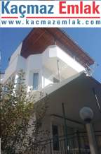 Altınoluk'Da Denize 250 Mt Mesafede Satılık 3+1 Villa