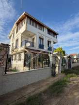 4+1 Köşe Başı,Denize Yakın Geniş Bahçeli Villa!