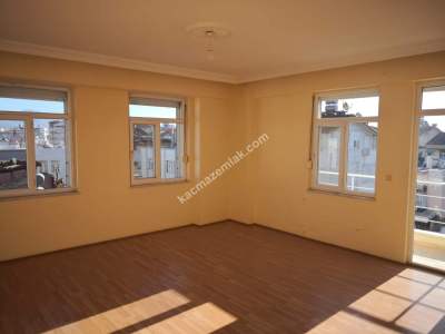 Çarşı Merkez'de 2+1 Kiralık Daire 3