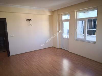 Çarşı Merkez'de 2+1 Kiralık Daire 2