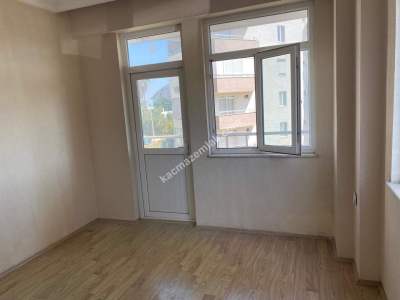 Kaçmaz Emlak'tan Aydınevler'de 2+1 Kiralık 8