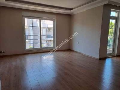 Antalya Güzeloba'da Doğalgazlı 3+1 Kiralık Daire 39