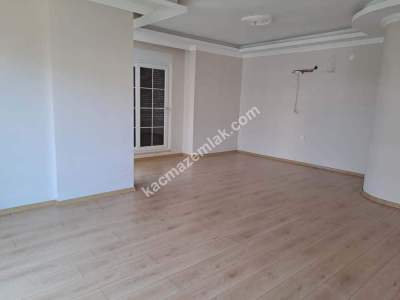 Antalya Güzeloba'da Doğalgazlı 3+1 Kiralık Daire 38