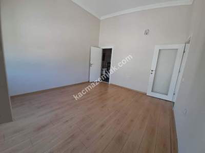 Antalya Güzeloba'da Doğalgazlı 3+1 Kiralık Daire 37