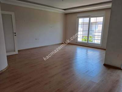 Antalya Güzeloba'da Doğalgazlı 3+1 Kiralık Daire 33