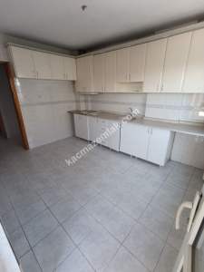 Aydın Yedieylül Mah 2+1 Ayrı Mutfak Doğalgazlı Kiralık 6