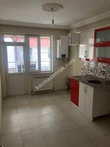 Kumlubel Mahallesi Garajlı Ve Bahçeli Kiralık 2+1 3