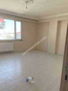 Iğdır Merkez Yürüyüş Yolunda 3+1 Kiralık Daire 7