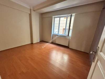 Esatpaşa 1.Kat 2+1 90M2 Ana Cad. Yakın Kullanışlı Daire 23