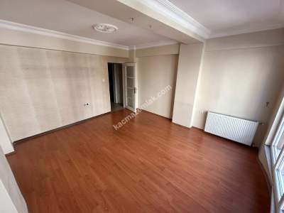 Esatpaşa 1.Kat 2+1 90M2 Ana Cad. Yakın Kullanışlı Daire 3