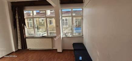 Yedikule Ana Cadde Üzerinde Merkezi Konumda 2+1 Kiralık 6