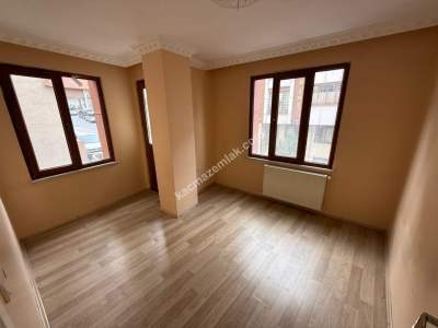 Bağlarbaşı Caddesine 100M 1+1 70 M2 1. Kat Balkonlu 5