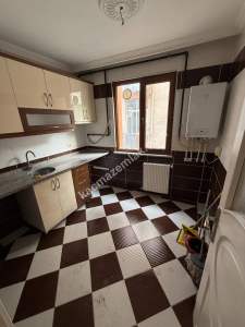 Bağlarbaşı Caddesine 100M 1+1 70 M2 1. Kat Balkonlu 9