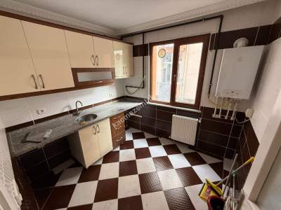 Bağlarbaşı Caddesine 100M 1+1 70 M2 1. Kat Balkonlu 10