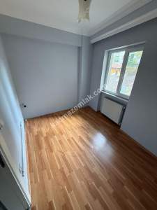 Karlıtepe Mah'da 2+1 75 M2 Kot1 Balkonlu Kiralık 4