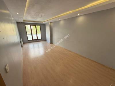 Çilekli Cami Çevresine 2+1 105 M2 2. Kat Asansörlü 1