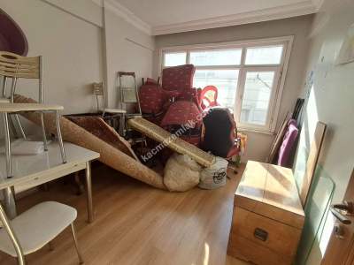 Güngören İnönü Caddesinde Acil Kiralık 3+1 Daire 13