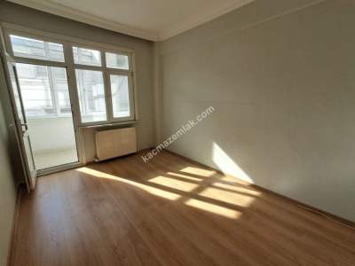 Güngören İnönü Caddesinde Acil Kiralık 3+1 Daire 11