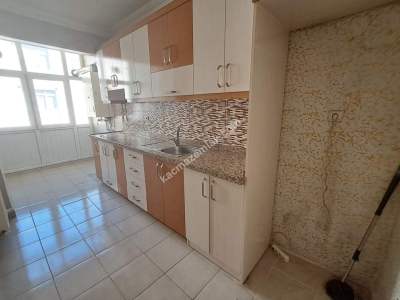 Güngören İnönü Caddesinde Acil Kiralık 3+1 Daire 8