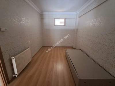 Güngören İnönü Caddesinde Acil Kiralık 3+1 Daire 3