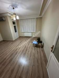 Güngören Merter Sokakta Acil Kiralık 2+1 Daire 23