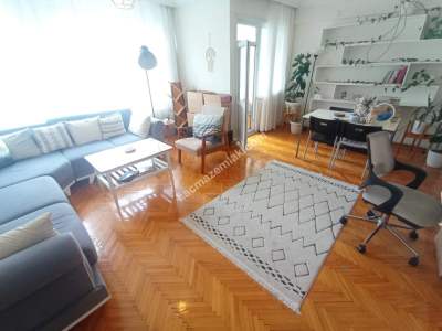 Caferağa Dr Esat Işık Cad Ön Cephe 3 Balkonlu 3+1 34