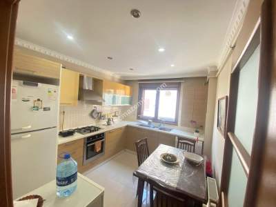 Kadıköy Merdivenköy'de Eşyalı 3+1 Daire 4