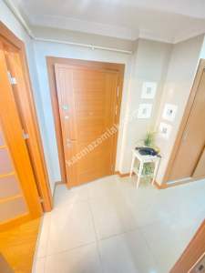 Kadıköy Merdivenköy'de Eşyalı 3+1 Daire 31