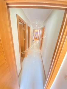 Kadıköy Merdivenköy'de Eşyalı 3+1 Daire 19