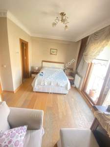 Kadıköy Merdivenköy'de Eşyalı 3+1 Daire 26