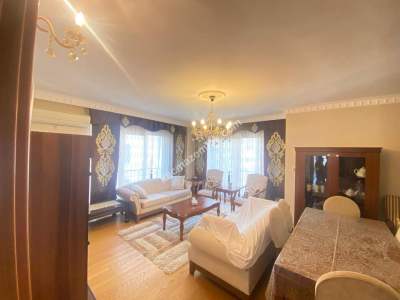 Kadıköy Merdivenköy'de Eşyalı 3+1 Daire 8